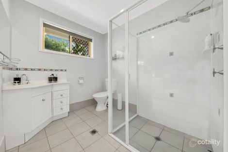Property photo of 5 Rosemount Place New Auckland QLD 4680