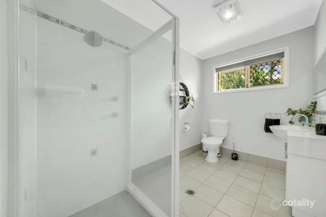 Property photo of 5 Rosemount Place New Auckland QLD 4680