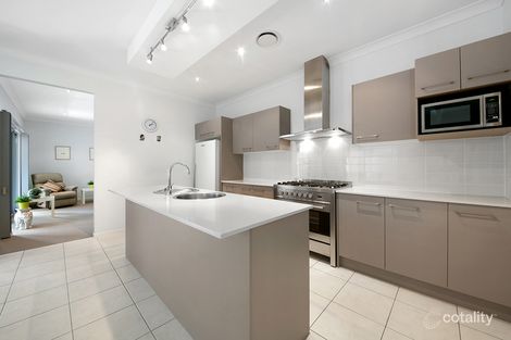 Property photo of 38 Kenmore Road Kenmore QLD 4069