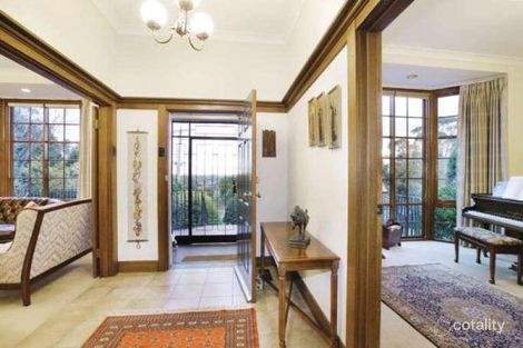 Property photo of 2 Burley Griffin Place Eaglemont VIC 3084