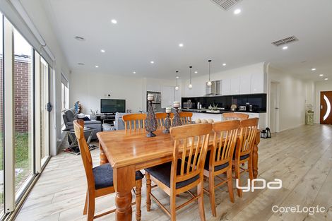 Property photo of 310 Brookfield Boulevard Craigieburn VIC 3064