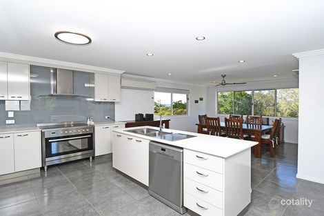 Property photo of 7 Oceanfront Court Urangan QLD 4655