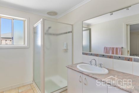 Property photo of 32 Steneker Crescent Yarrawonga VIC 3730