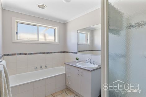 Property photo of 32 Steneker Crescent Yarrawonga VIC 3730