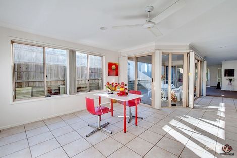 12 Fraser Pl, Forest Lake, QLD 4078