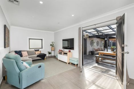 Property photo of 38 Reynolds Parade Pascoe Vale South VIC 3044