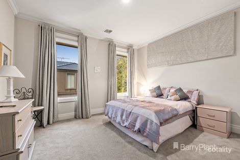 Property photo of 8 Mont Close Doncaster East VIC 3109