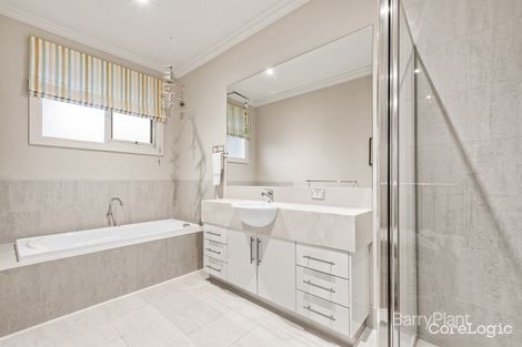 Property photo of 8 Mont Close Doncaster East VIC 3109