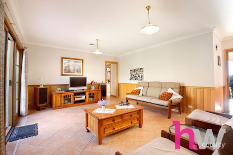 2 Bordeaux Dr, Waurn Ponds, VIC 3216