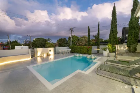 Property photo of 12 Cascade Avenue Benowa QLD 4217