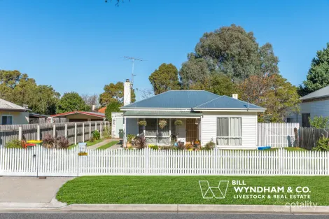9 Bull St, Bairnsdale, VIC 3875