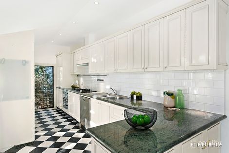 Property photo of 21 Kingsley Crescent Mont Albert VIC 3127