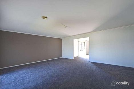 Property photo of 4 Woodside Close Hampton Park VIC 3976