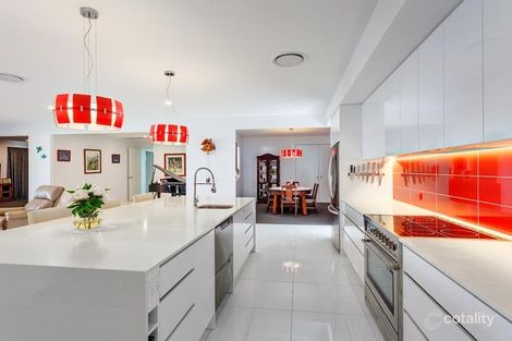 Property photo of 6 Diamond Court Southside QLD 4570