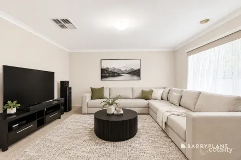Property photo of 6 Caspian Chase Pakenham VIC 3810