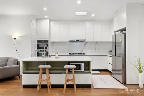 Property photo of 2 Thomas Street Camberwell VIC 3124