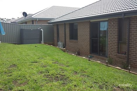 Property photo of 43 Jubilee Circuit Rosemeadow NSW 2560