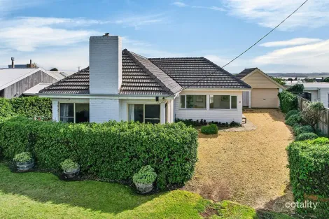 Property photo of 10 Schomberg Road Peterborough VIC 3270