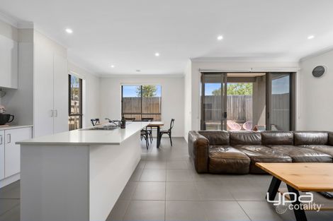 Property photo of 3/1A Barry Street Maddingley VIC 3340