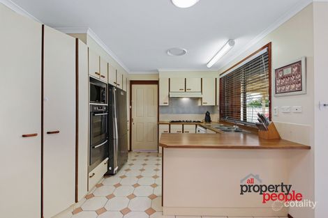 Property photo of 27 Azalea Place Macquarie Fields NSW 2564