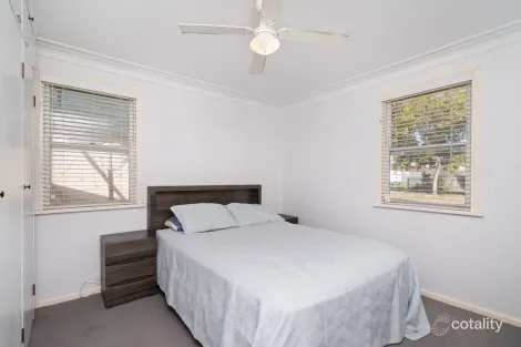 Property photo of 19 Gowrie Parade Mount Austin NSW 2650