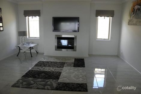 Property photo of 69 Empire Avenue Drouin VIC 3818