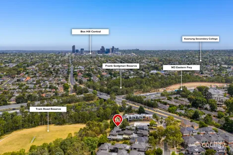 Property photo of 3/10 Whittens Lane Doncaster VIC 3108