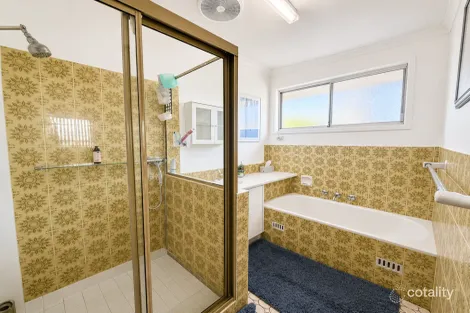 Property photo of 16 Chaperon Crescent Minto NSW 2566