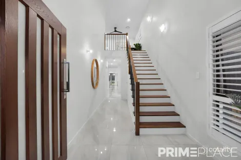 Property photo of 38 Mark Dillon Circuit Spring Mountain QLD 4300