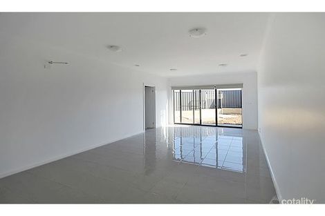 Property photo of 1/38 Loretta Boulevard Tarneit VIC 3029