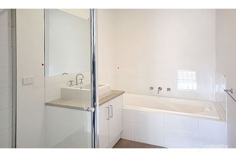 Property photo of 1/38 Loretta Boulevard Tarneit VIC 3029