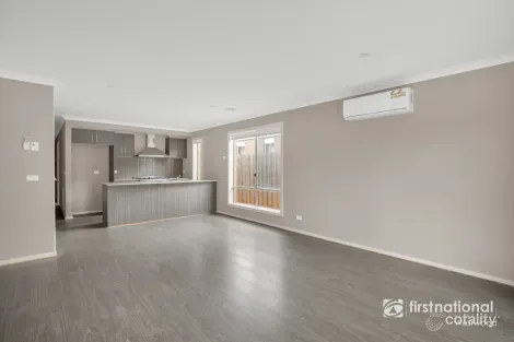 Property photo of 30 Pillar Road Wyndham Vale VIC 3024