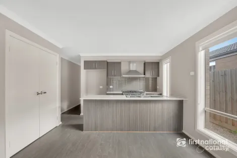 Property photo of 30 Pillar Road Wyndham Vale VIC 3024