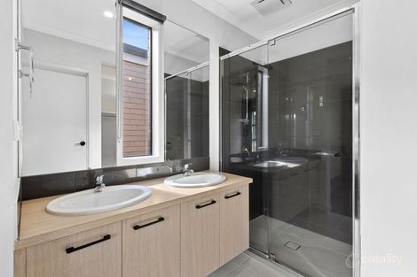 Property photo of 18 Concorde Street Mount Duneed VIC 3217