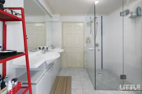 Property photo of 2 Patrick Lane Toowong QLD 4066