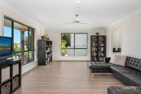 Property photo of 15 Chichester Drive Arundel QLD 4214