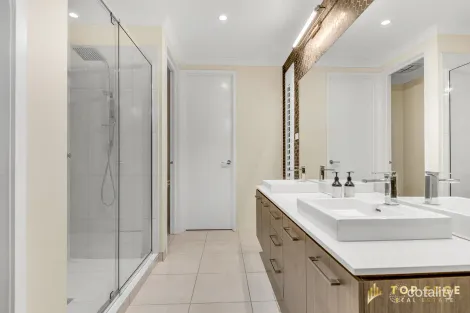 Property photo of 20 Tedcastle Drive Aintree VIC 3336