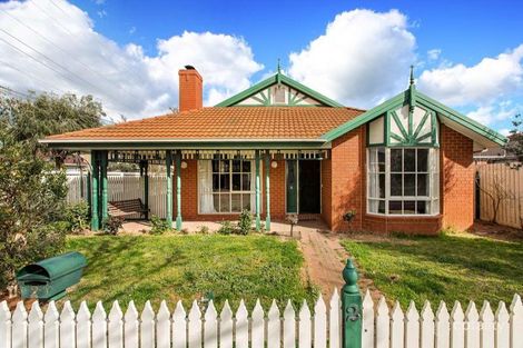 2 Banjo Paterson Ave, Oakleigh East, VIC 3166