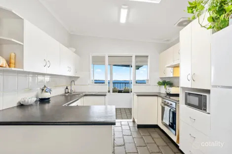 Property photo of 32 Buff Point Avenue Buff Point NSW 2262