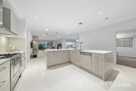 Property photo of 107 Queens Gardens Bundoora VIC 3083