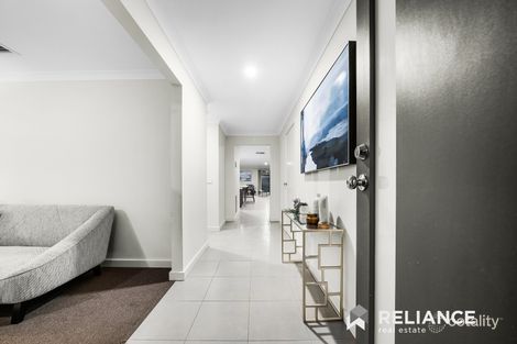 Property photo of 18 Yaramba Boulevard Point Cook VIC 3030