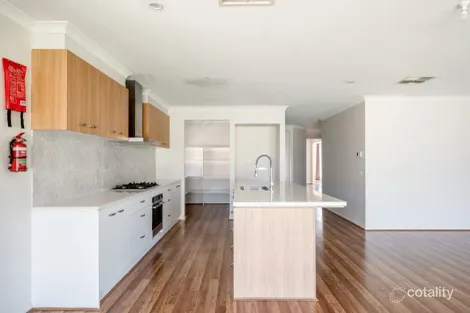 Property photo of 18 Magellan Crescent Werribee VIC 3030