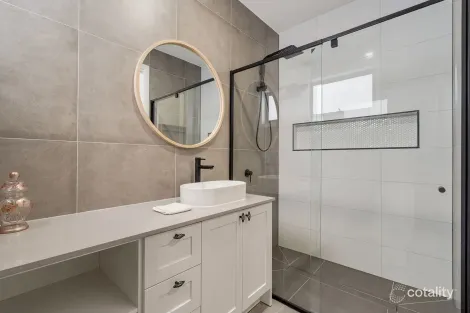 Property photo of 31 Mervyn Drive Greenvale VIC 3059