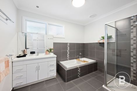 Property photo of 14 Robert Drive Ballarat North VIC 3350