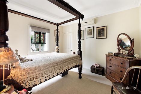 Property photo of 41 Gordon Street Labrador QLD 4215