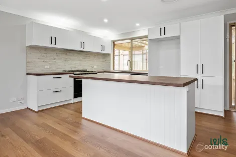 Property photo of 50 Eucalyptus Crescent Metford NSW 2323