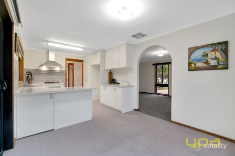 Property photo of 17 Marsden Court Cranbourne North VIC 3977