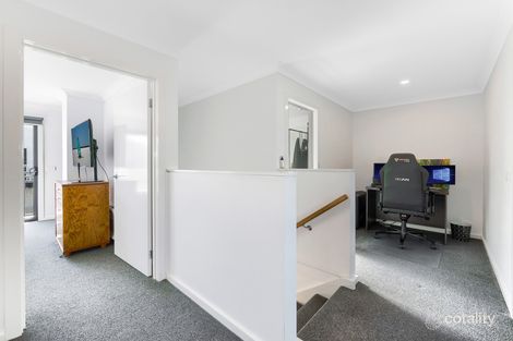 Property photo of 1 Randwick Lane Clyde North VIC 3978
