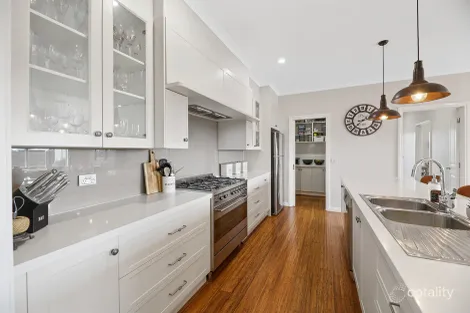 Property photo of 48 Bunyip Drive Drouin VIC 3818