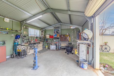 Property photo of 16 Miriyan Drive Kelso NSW 2795